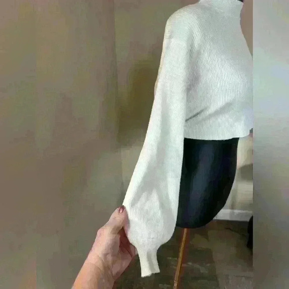 Mock Turtle Neck Open Back Bow Sweater - Picture 3 of 3